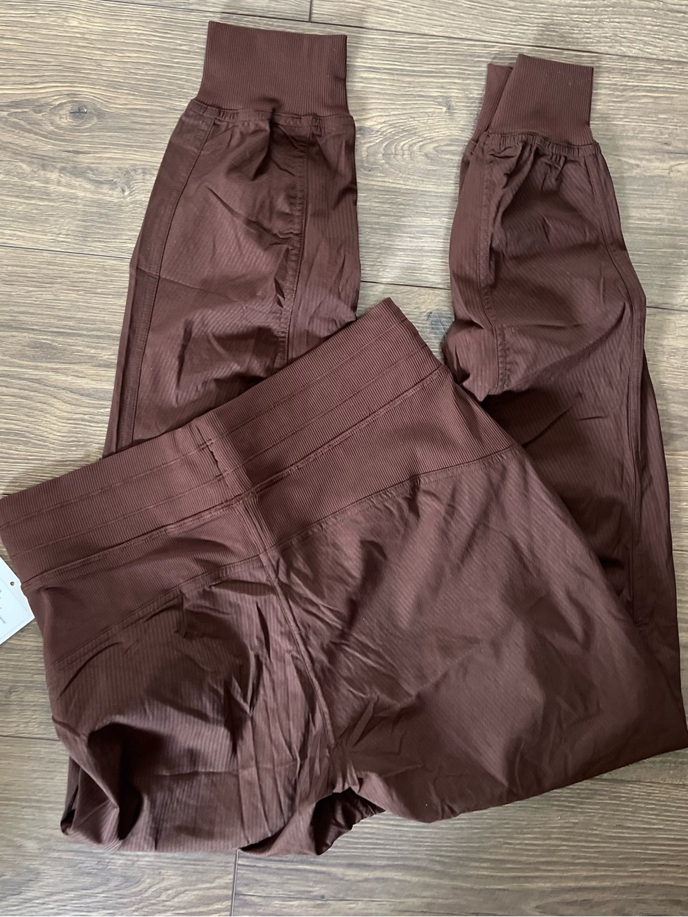 Lululemon Dance Studio Mid-Rise Jogger full
Length 6 NWT - Picture 2 of 4